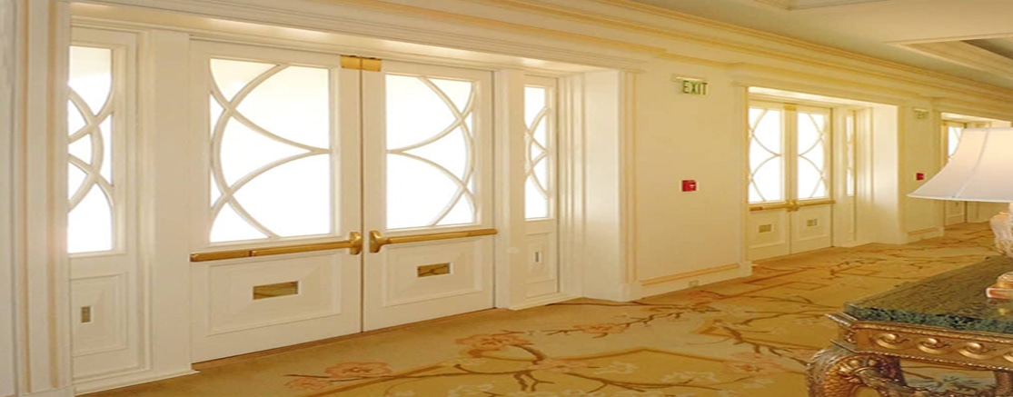 Commercial building with mahogany entrance