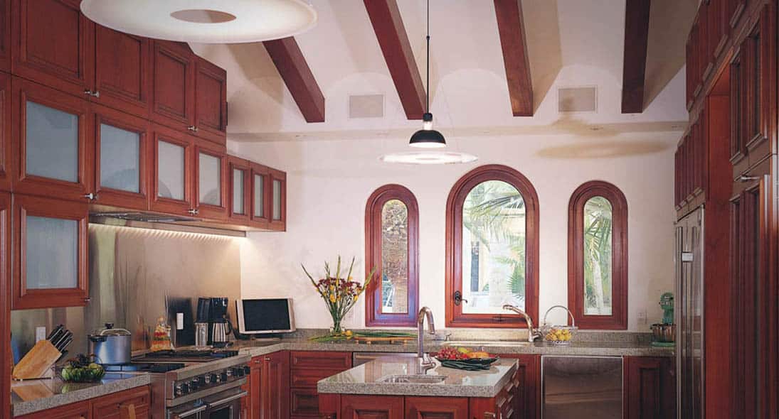 Genuine Honduran mahogany craftsmanship