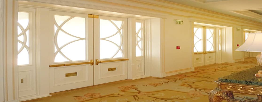 Commercial building with mahogany entrance